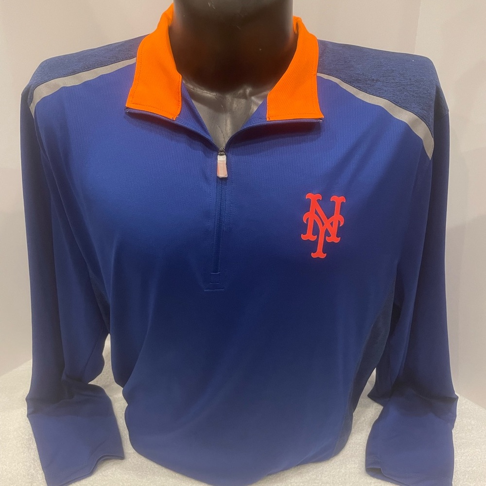 Adult MLB New York Mets 1/4 zip long sleeve soft 100% Polyester shirt.